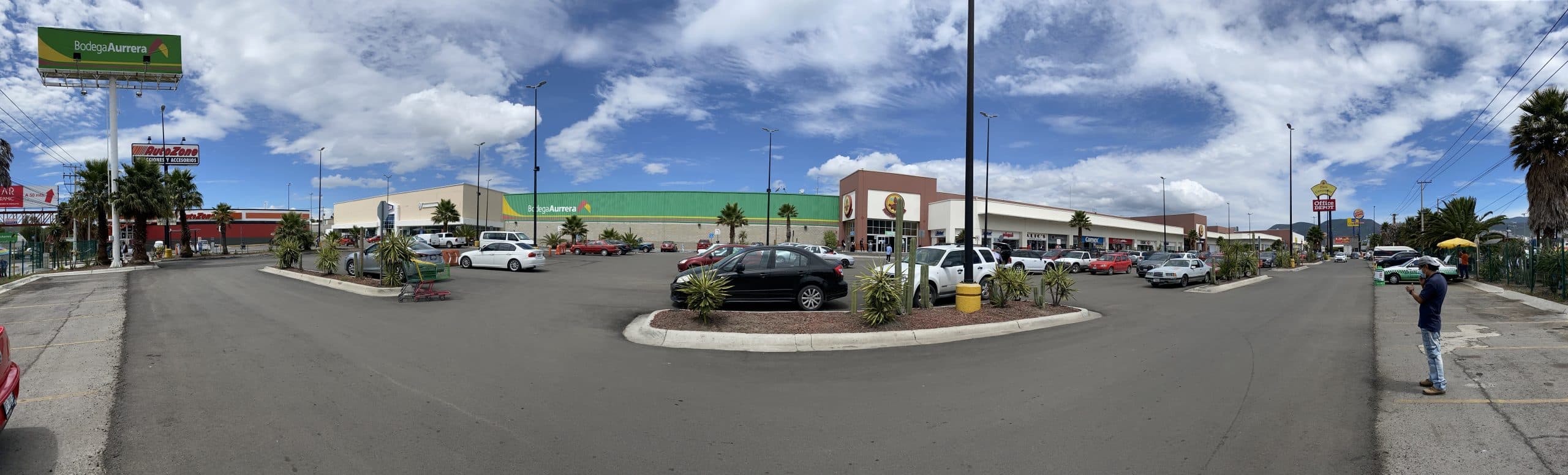 Imagen del estacionamiento de Plaza Universidad